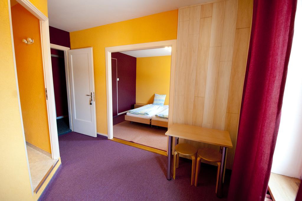 Hotel Bellavista "Bellevue" Saignelégier Екстериор снимка