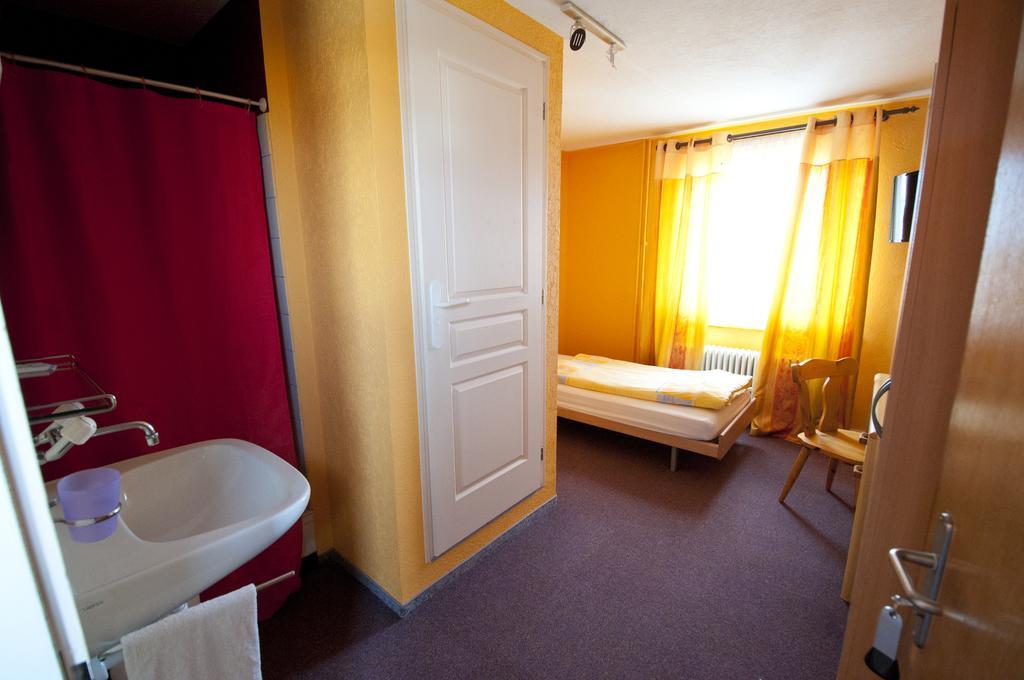 Hotel Bellavista "Bellevue" Saignelégier Екстериор снимка