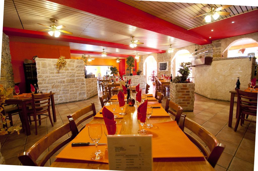 Hotel Bellavista "Bellevue" Saignelégier Екстериор снимка