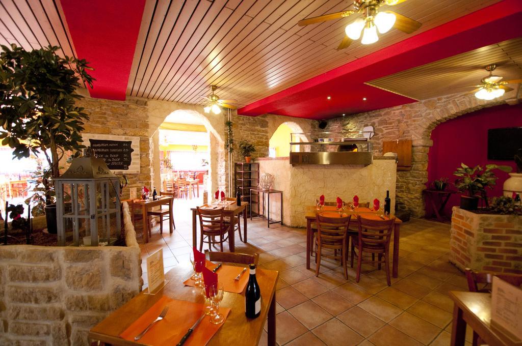 Hotel Bellavista "Bellevue" Saignelégier Екстериор снимка