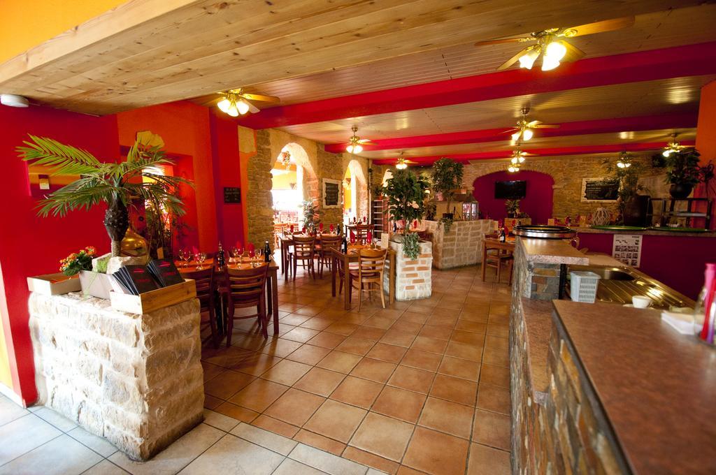 Hotel Bellavista "Bellevue" Saignelégier Екстериор снимка
