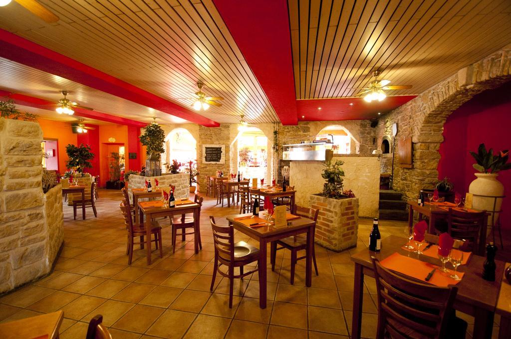 Hotel Bellavista "Bellevue" Saignelégier Екстериор снимка