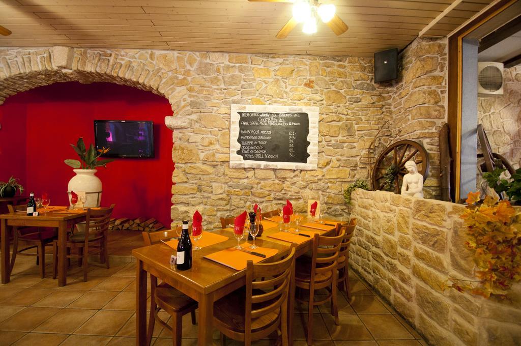 Hotel Bellavista "Bellevue" Saignelégier Екстериор снимка