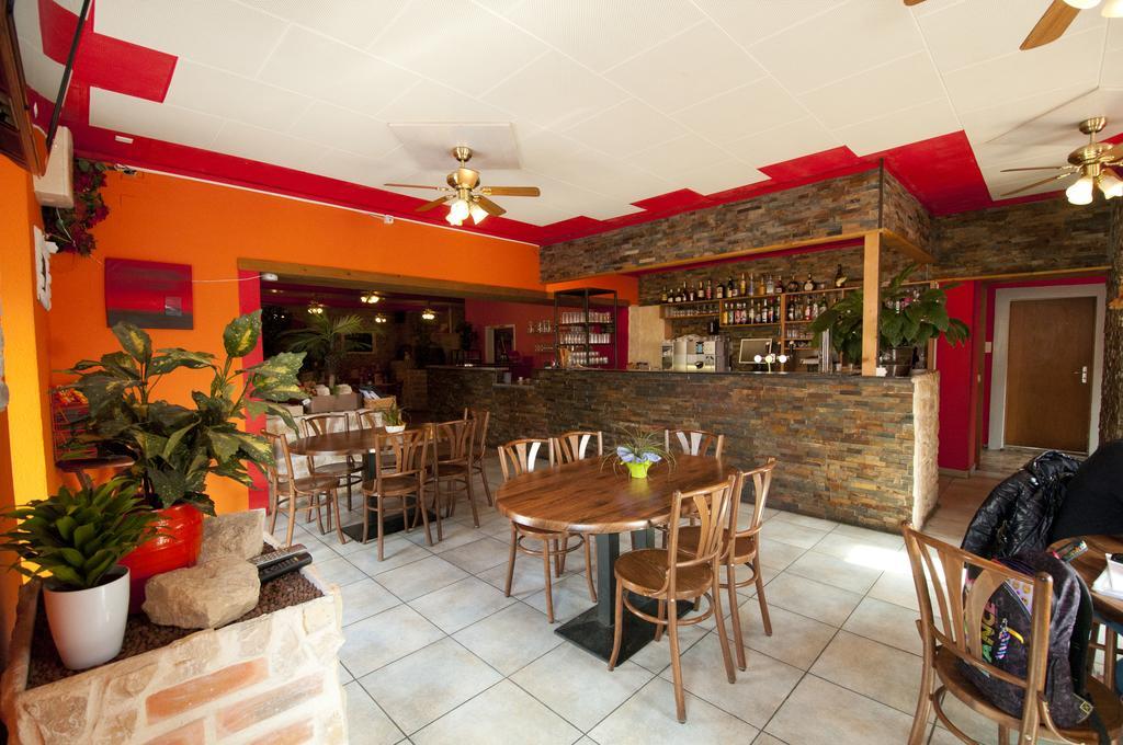 Hotel Bellavista "Bellevue" Saignelégier Екстериор снимка